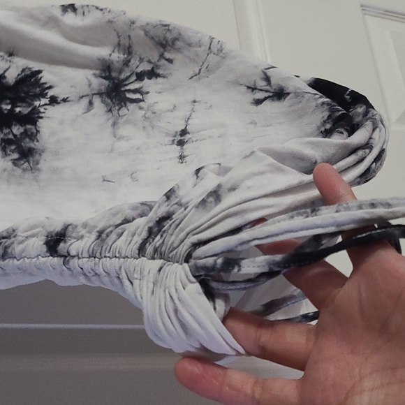 Tie-dye Bodycon Dress - Picture 7 of 8